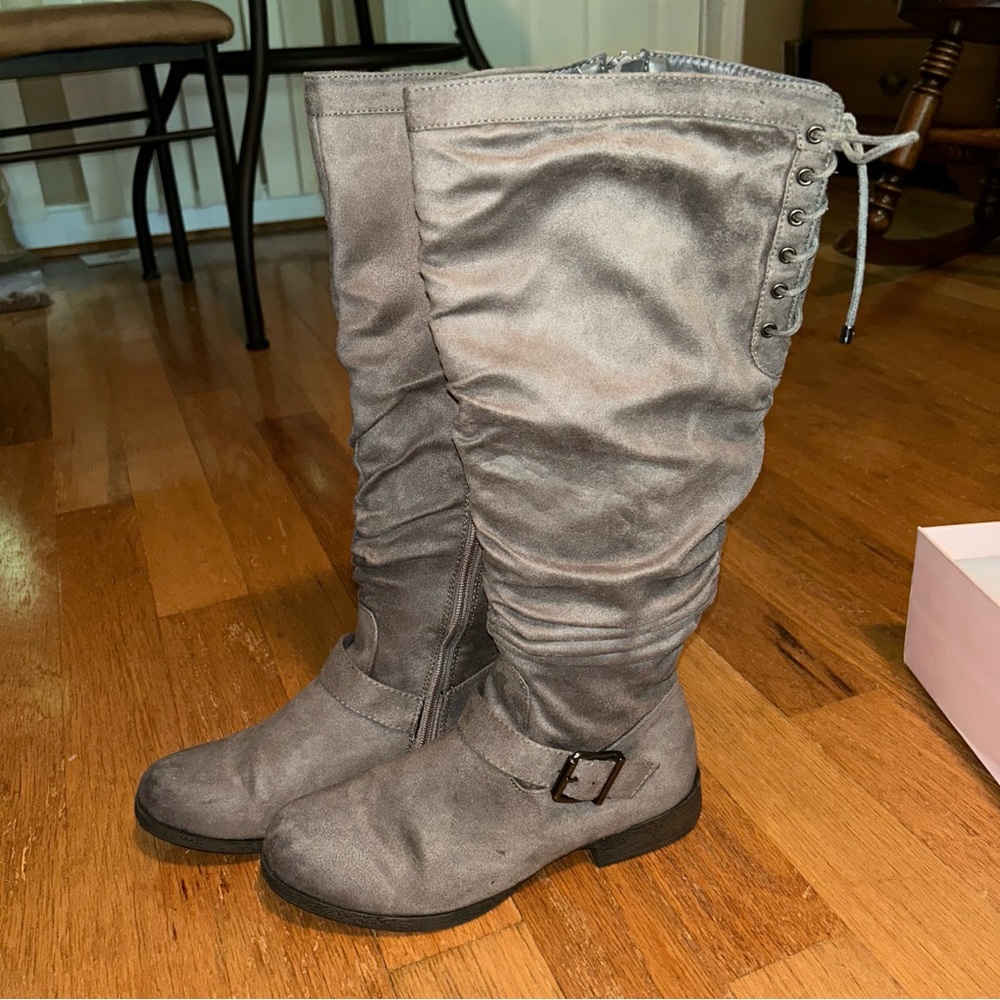 Minnie Just Fab Grey Boot